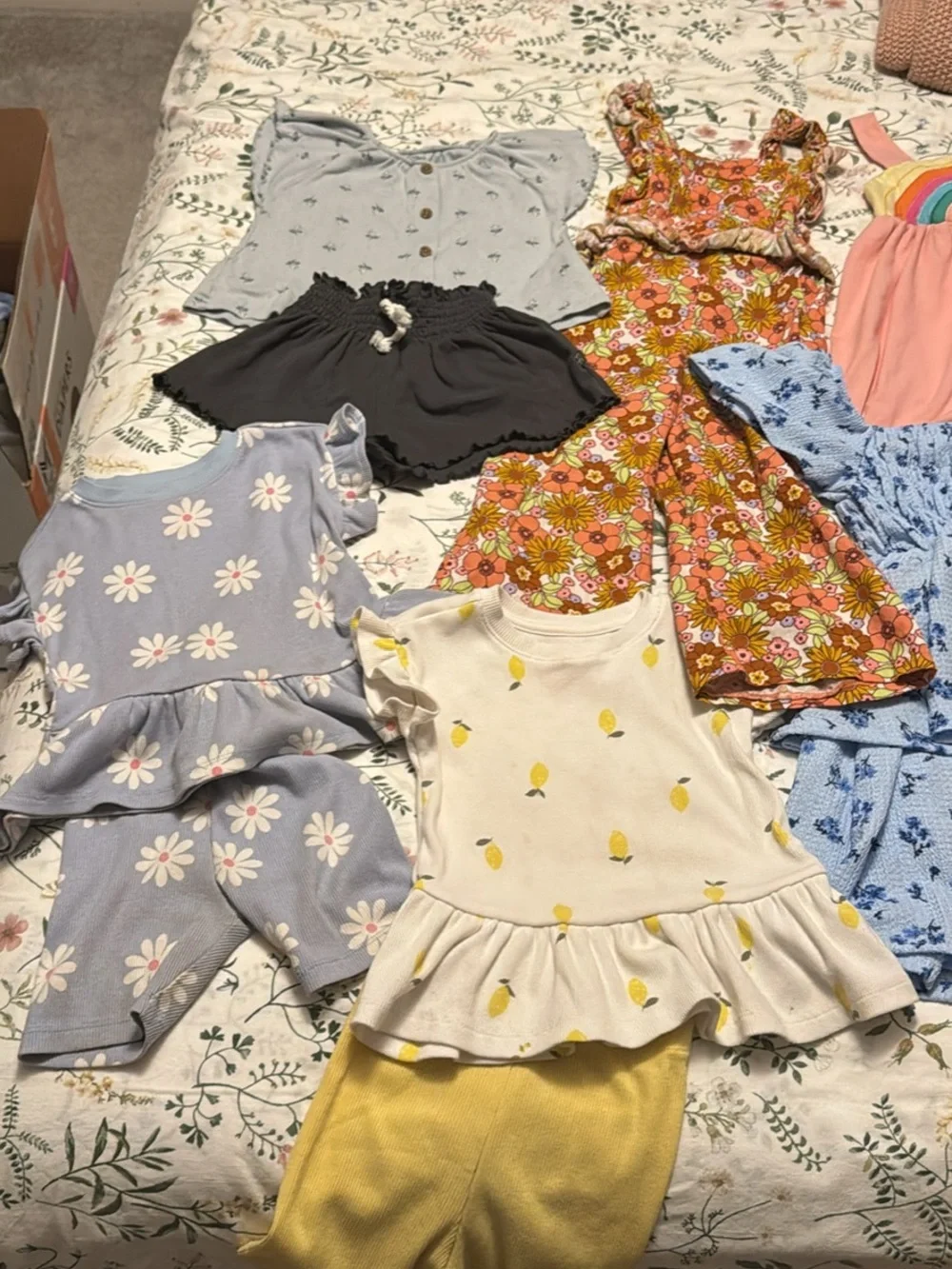 Girls clothing bundle 4T - Picture 2 of 5